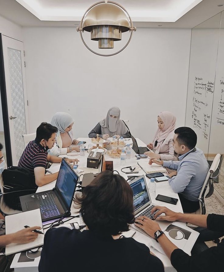 Risiko Menjadi Generalis: Antara Fleksibilitas dan Kehilangan Arah