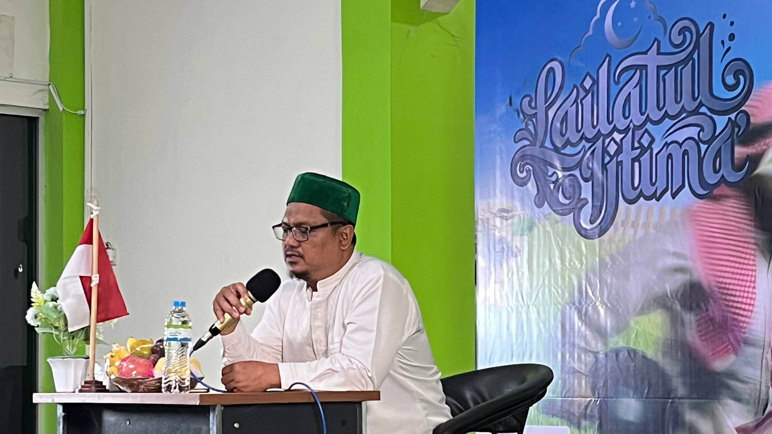 Lelaki Tidak Selalu Bercerita, Tapi Malam Itu Mereka Menguatkan Diri Bersama